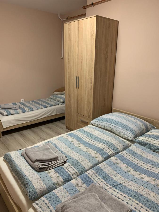 Apartmanovy Dom Magda Vrbov Ngoại thất bức ảnh