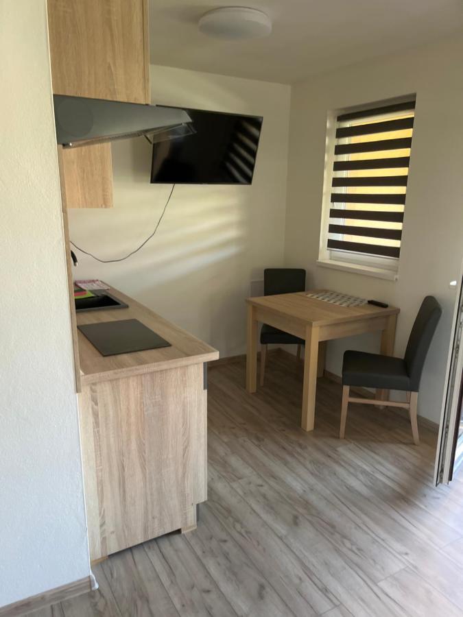 Apartmanovy Dom Magda Vrbov Ngoại thất bức ảnh