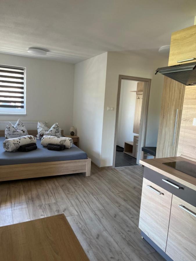 Apartmanovy Dom Magda Vrbov Ngoại thất bức ảnh